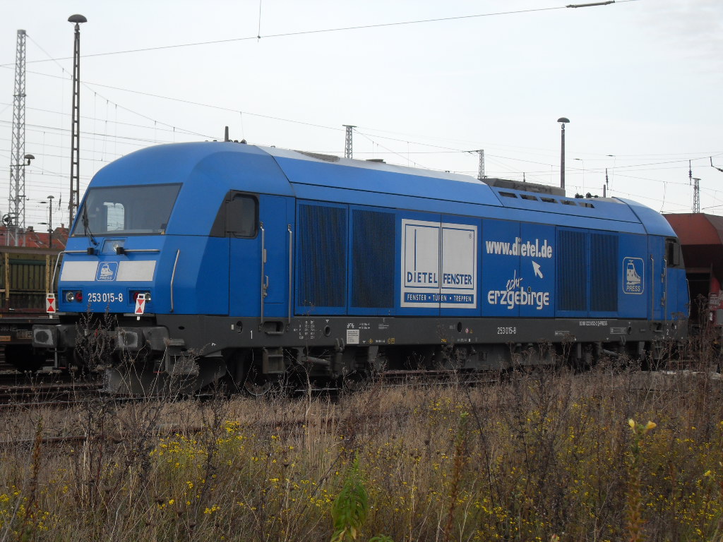 Am 07.11.2010 wurde die Press 253 015 im Stendaler Gterbahnhof abgestellt.
