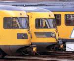 Design aus dem dreiziger Jahre. Erst dann wegen der Krieg gebaut zwischen 1953 und 1955. Damals in 1996, obwohl schon mehrer male revidiert, waren diese Dieseltriebz�ge immer noch in Alltagbetrieb. Zutphen, Niederlande 02-08-1996