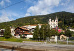 Blick vom Bahnhof Disentis/Mustér am 07 September 2021auf die Benediktinerabtei, das Kloster Disentis mit der Klosterkirche Sankt Martin.